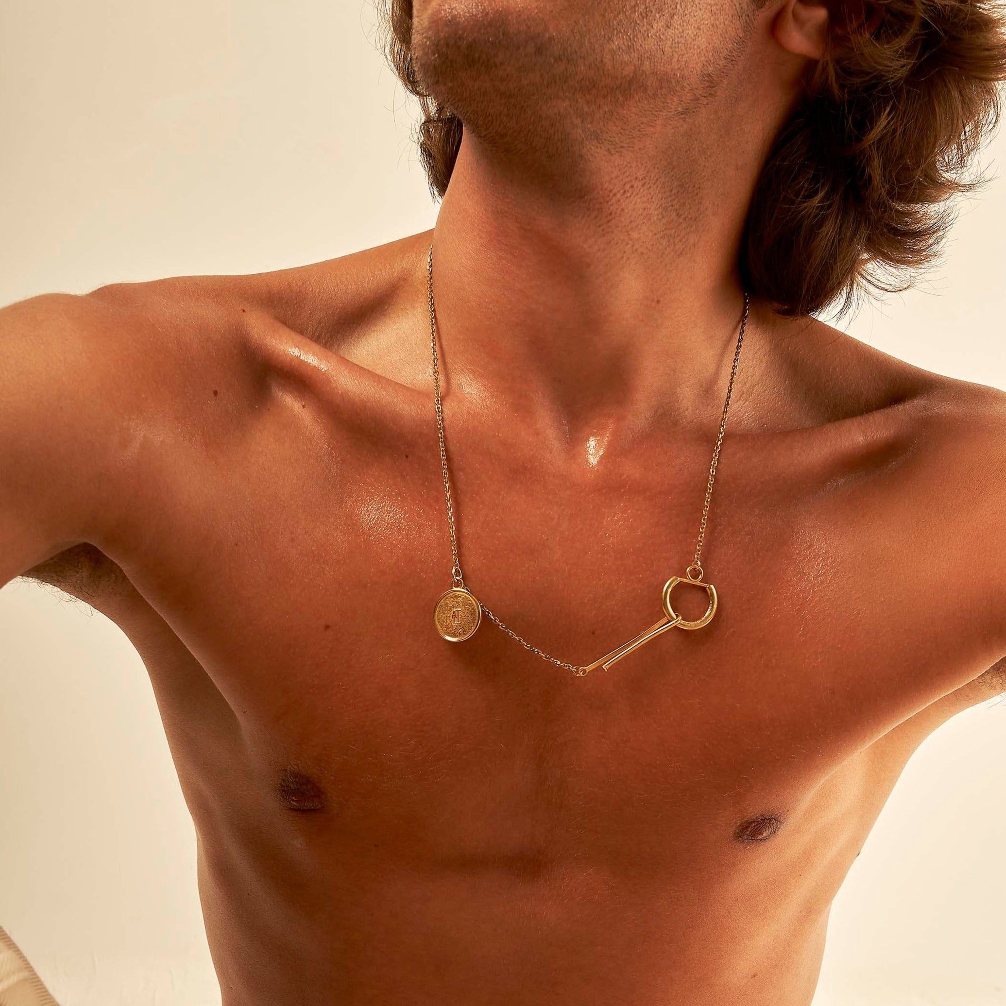 Le collier gousset médaille vermeil