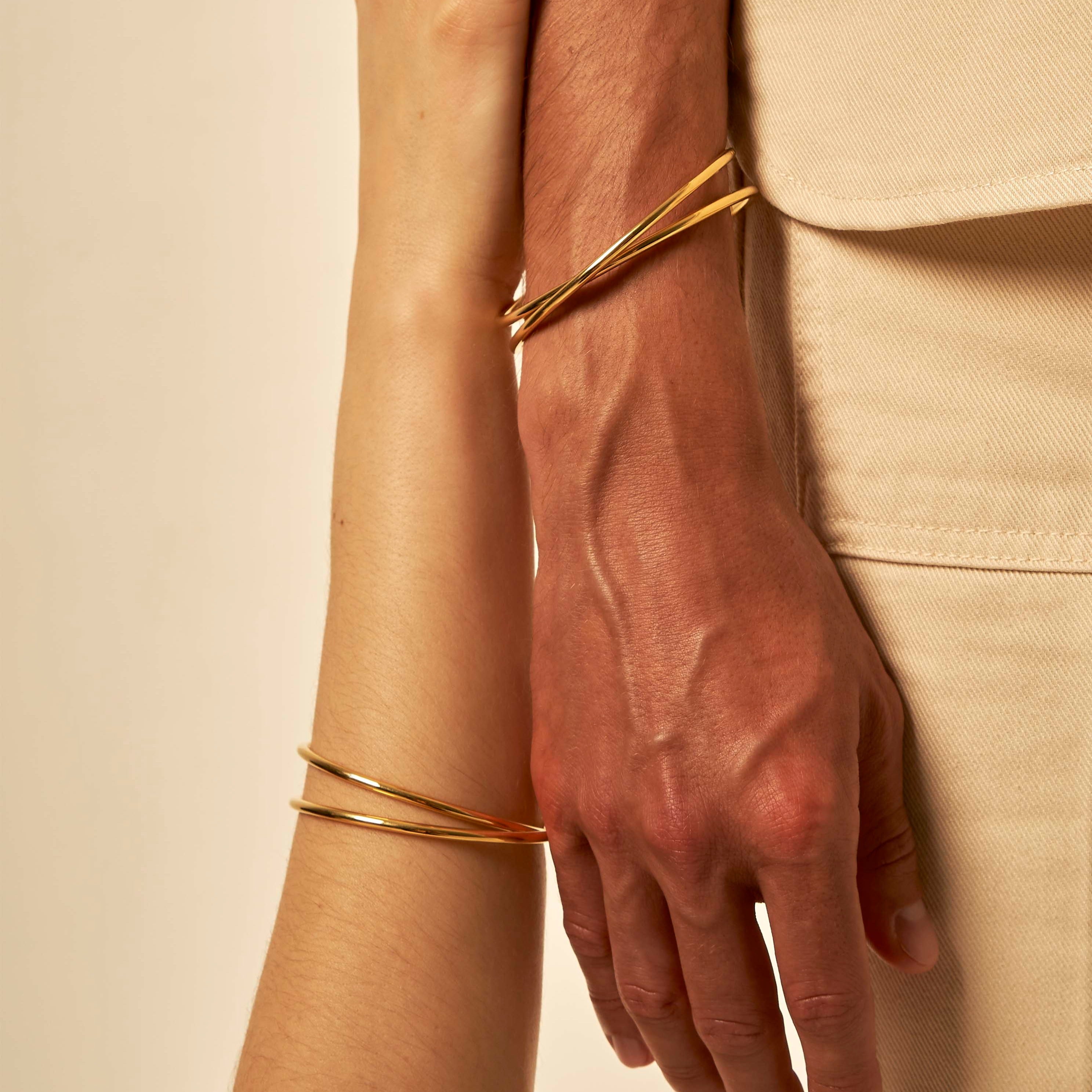 Closed silver spiral bangle 3.0