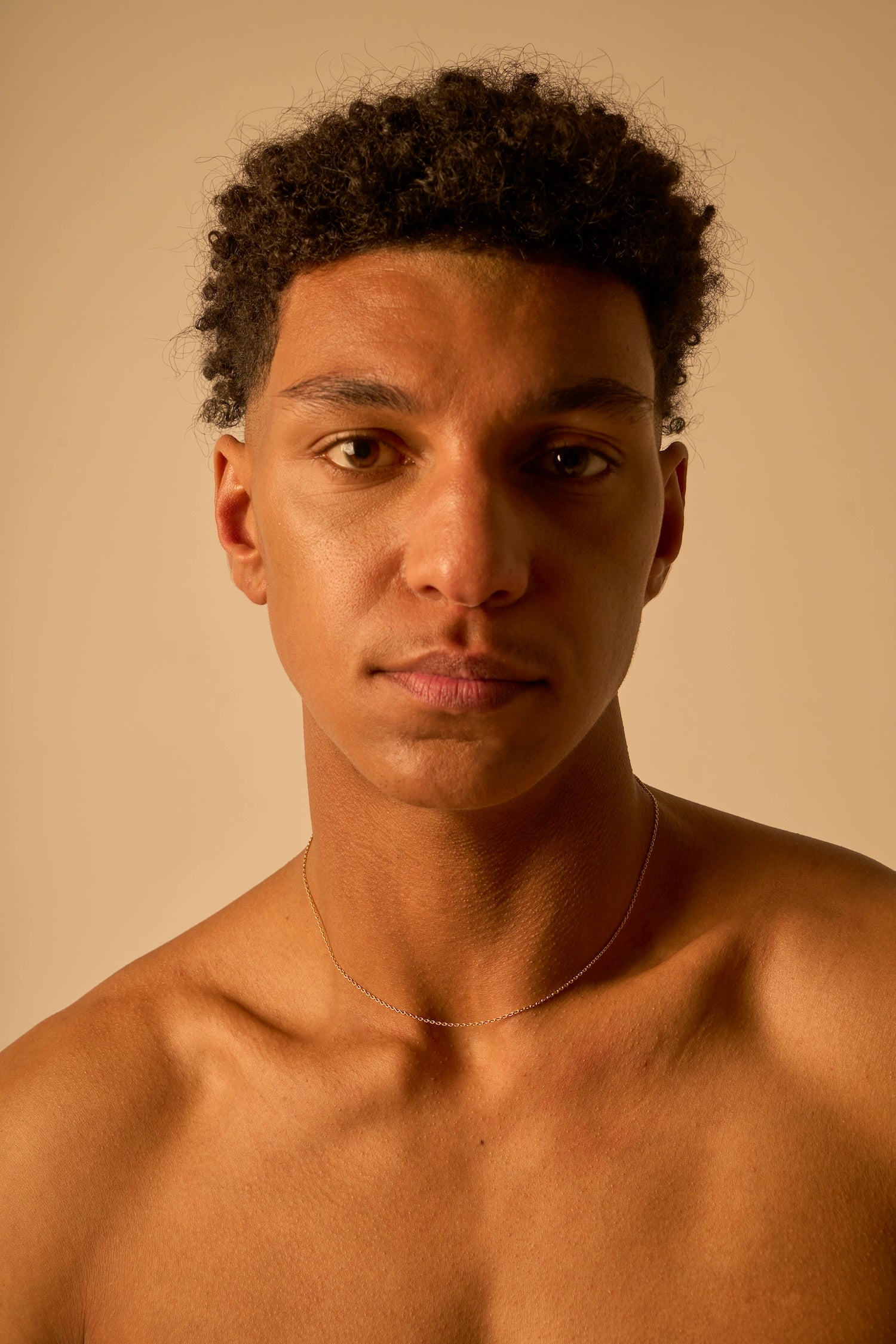 Ultra-thin vermeil neck chain