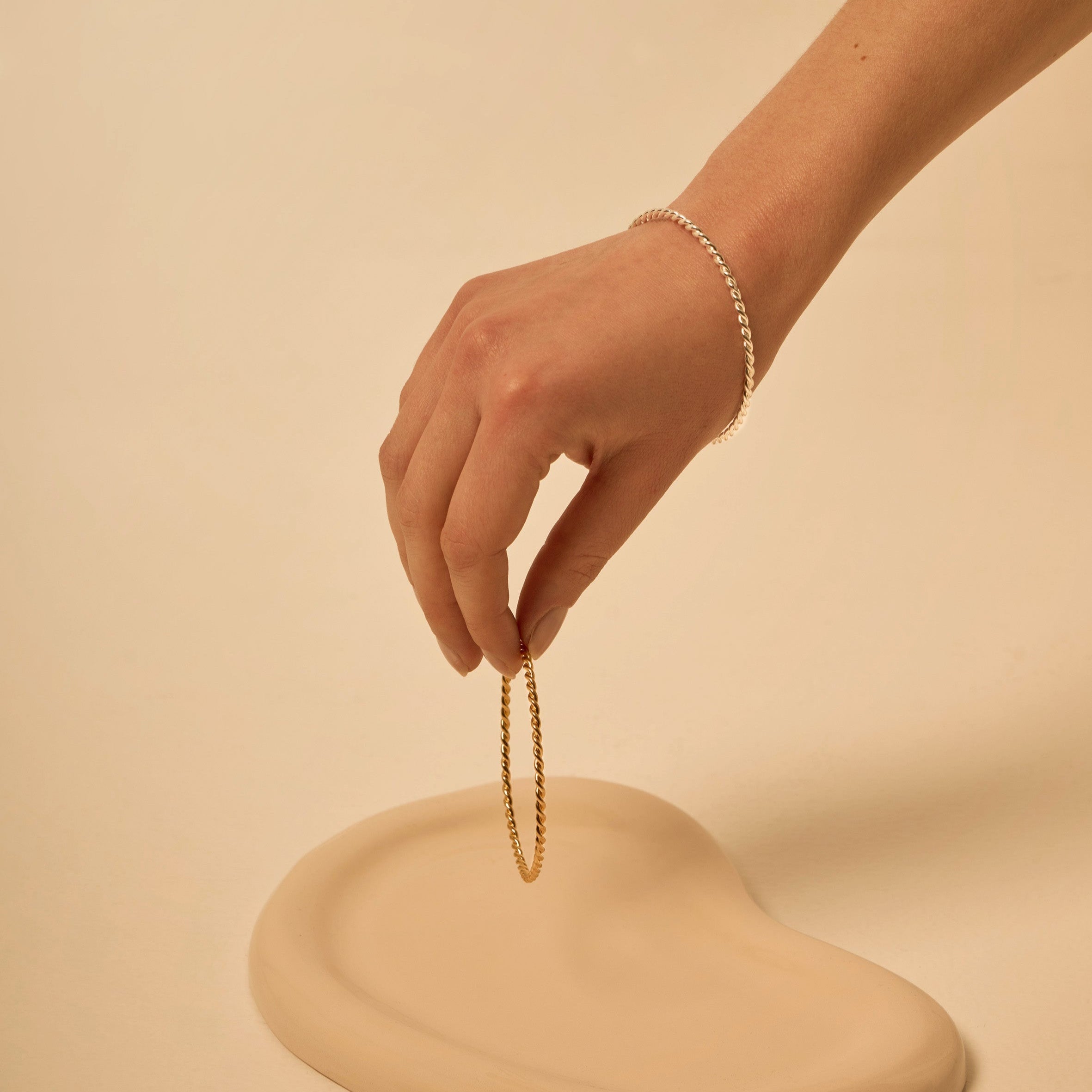 Rose gold twisted closed bangle 3.0