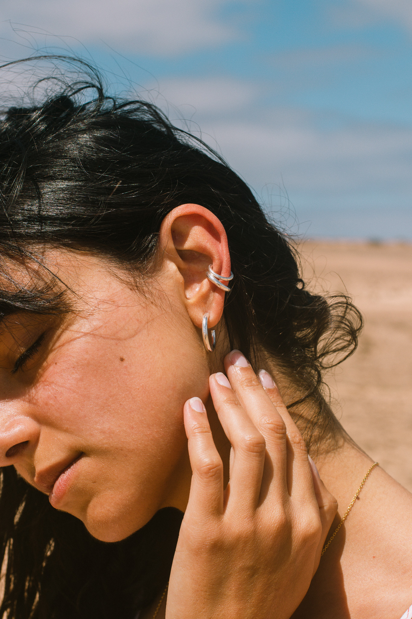 Duo of silver earcuffs