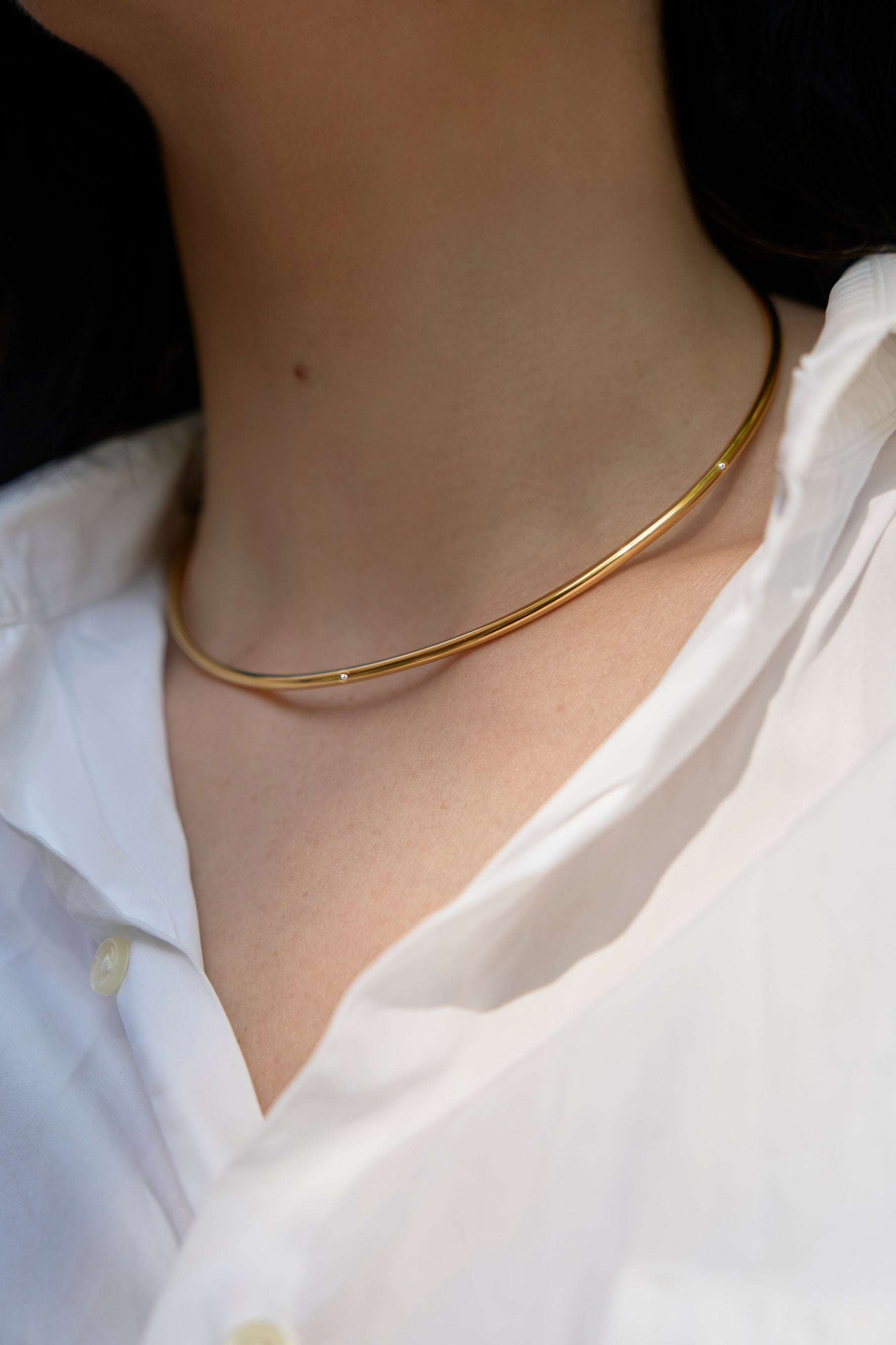 Jonc de cou 3.0 or jaune 18 carats et diamants