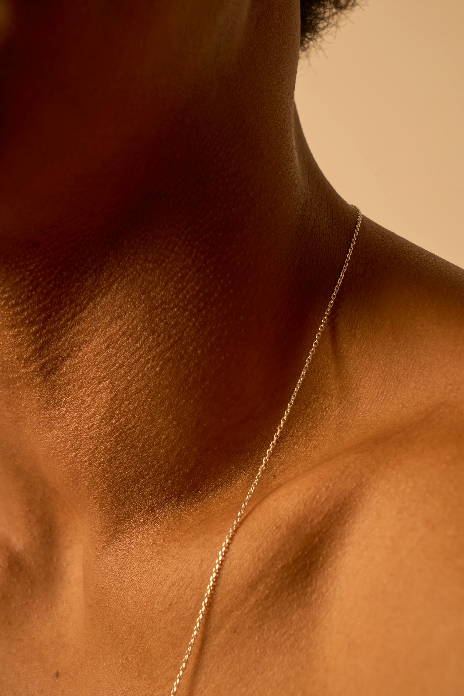 Ultra-thin silver neck chain
