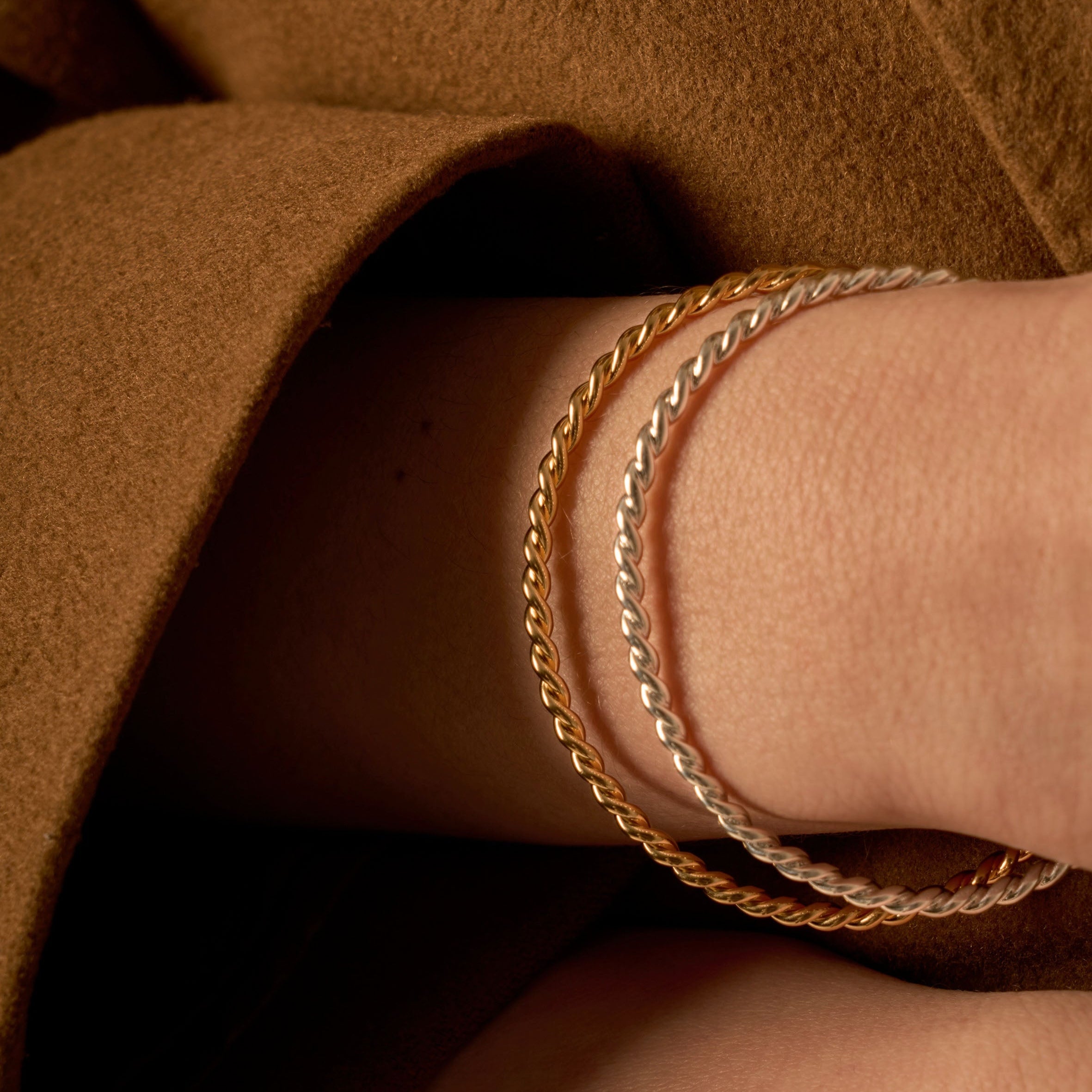 Rose gold twisted closed bangle 3.0 